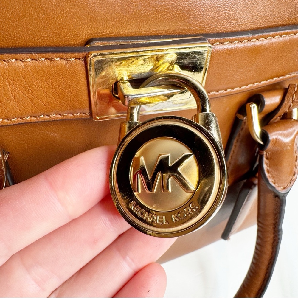 Michael‎ Kors | Hamilton Traveler Luggage Messenger Leather Crossbody Handbag - Picture 3 of 16